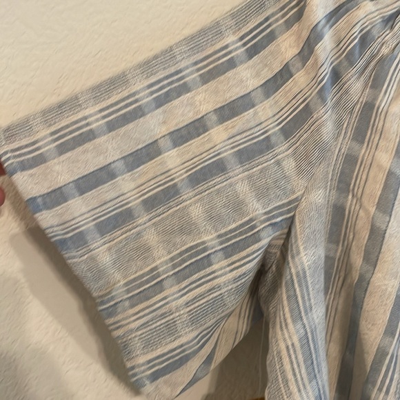 Andree By Unit Women’s Cropped Off Shoulder Top Large Blue Cream Chambray Cotton - Picture 5 of 11